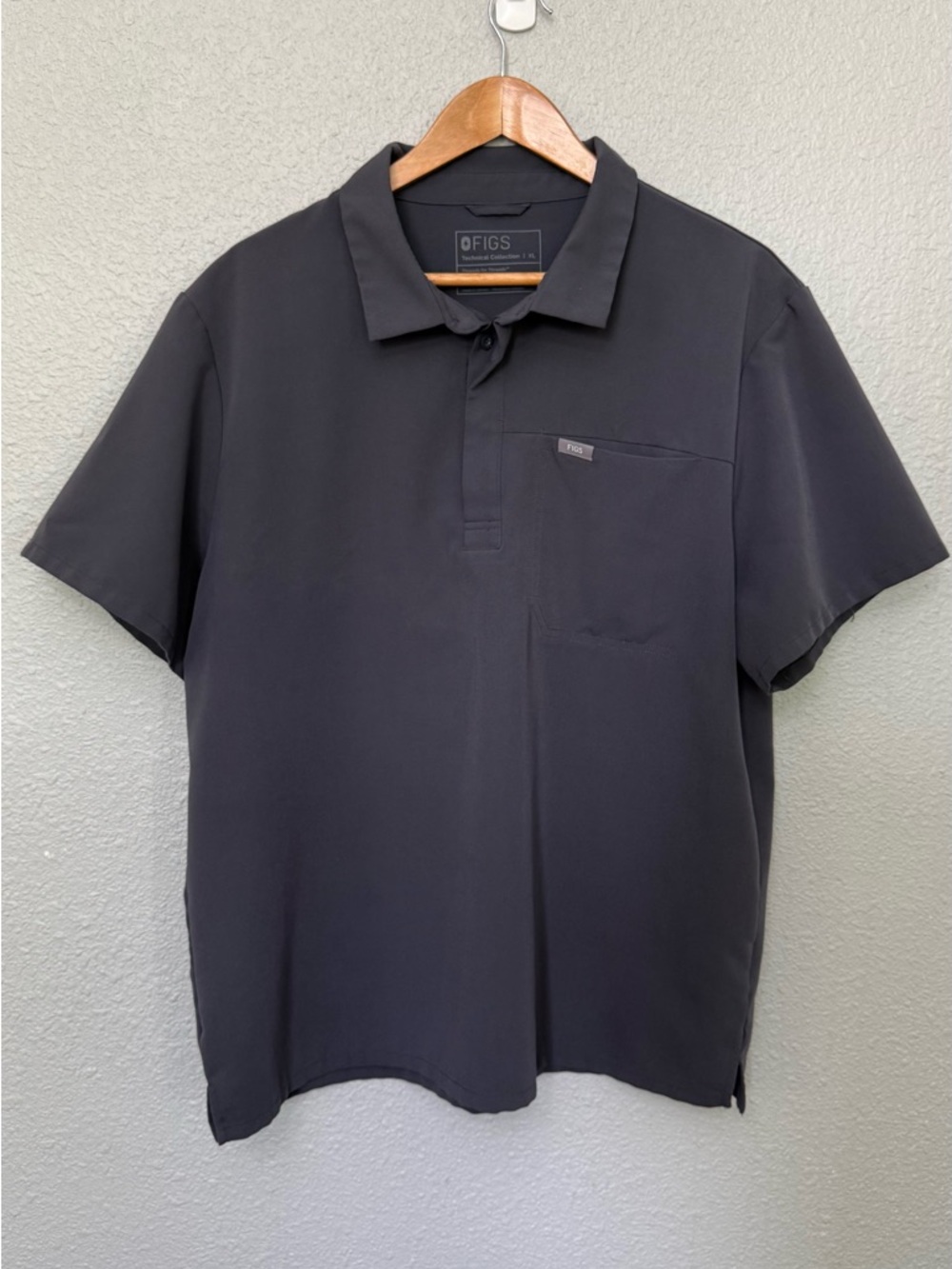 Men’s Figs Lima Polo Scrub Top with Pocket size XL in Grey